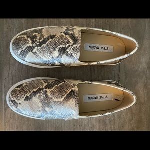 Steve Madden Slip on Sneaker